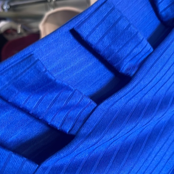 Top - Picture 2 of 3